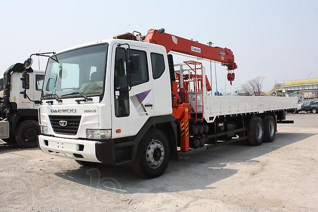 Daewoo Novus 6x4 Борт-кран 7т. Kanglim KS2056
